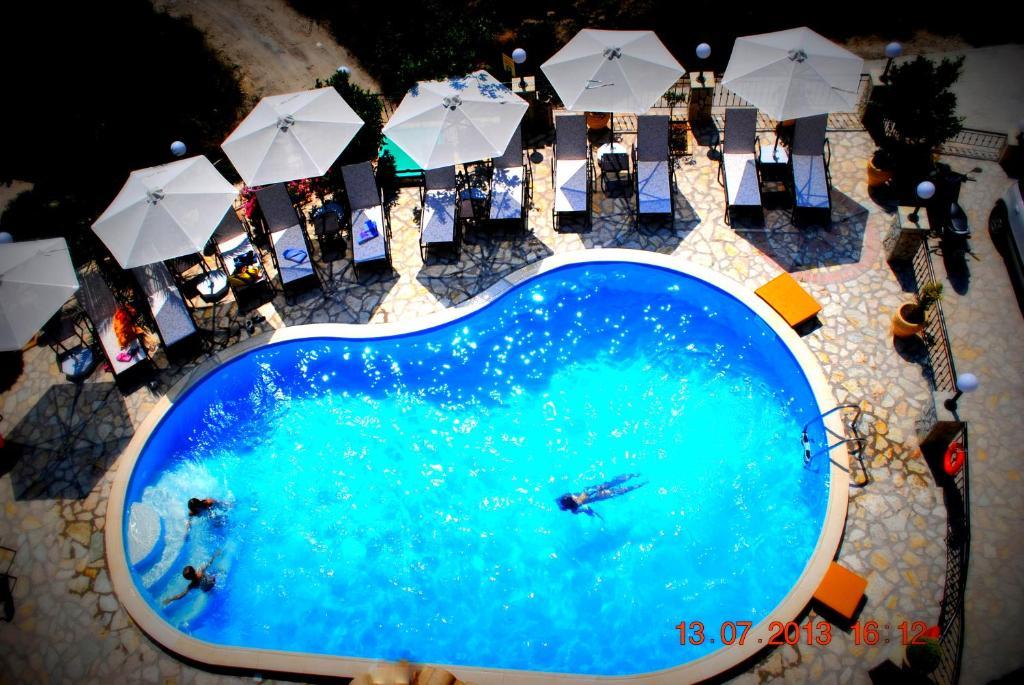 Villa Dorita Luxury Apartments 帕尔加 外观 照片